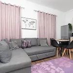 Homely 2-Bed Apartment Close To City Centre