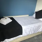 Bassett Home - Single Room And Free Parking