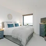 Starhost Residences - Spacious 1-Bed In Ocean Village