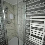 Quest Fulfiller - Near General Hospital, Free Parking & Garden