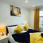 Luxury And Spacious 3 Bedroom Home In Southampton