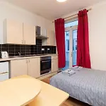 Cosy Studio Flat In The Polygon