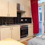 Cosy Studio Flat In The Polygon