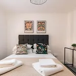 Comfortable Two-Bedroom Azurite