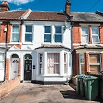 Southampton Contractor Free Parking Town Centre Wifi 5 Bedrooms Sleeps 11