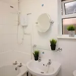 Stayzo Penthouse Accommodation 2- Premier Lodge
