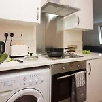 Stayzo Castle Point 18 Apartments - Premier Lodge