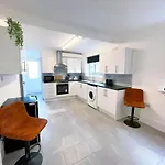 Stay In Style - Rigby Road Residence