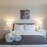Oceana Accommodation - Sycamore Court, Southampton Apartment, Walking Distance To Hospitals, Parking, Sleeps 6