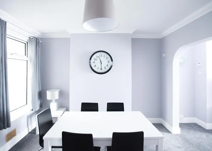 Honest Hospital House Apartment 1