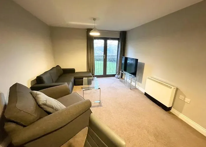 Best Price! Huge 1 Bed Apartment, City Centre, Single Beds Or Super King, Sofabed & Free Secure Parking