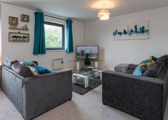 Best Price! Superb City Centre Apartment, 2 Superkings Or 4 Singles Smart Tv & Sofa Bed- Free Secure Parking