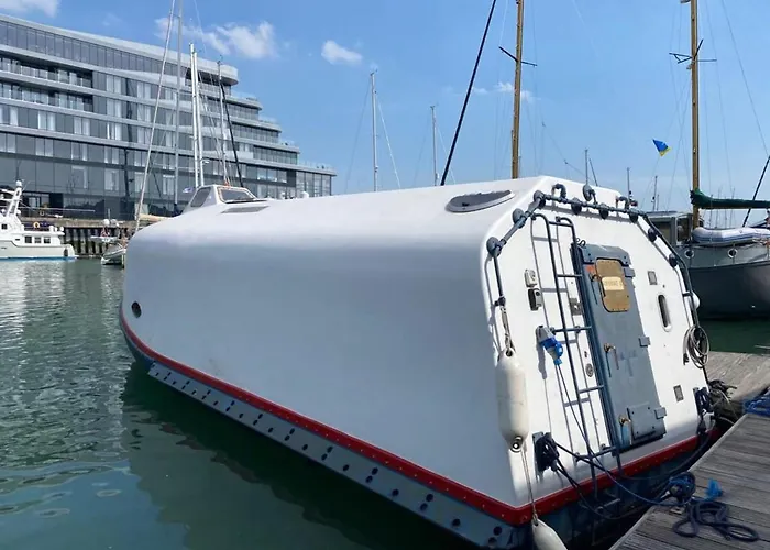 5 Star Ocean Village Marina Reconditioned Rnli Rig Life Boat