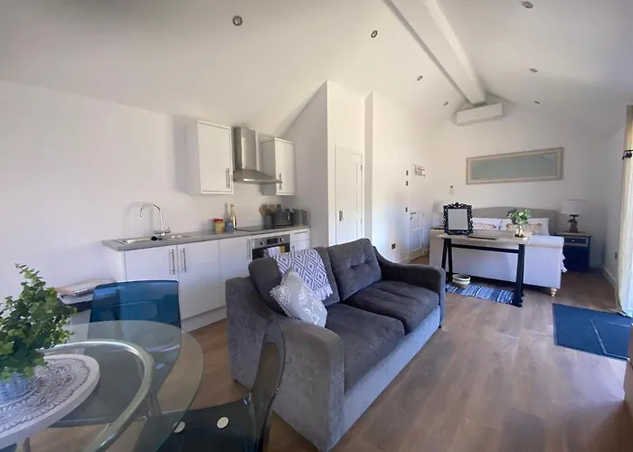 Little Lodge - Beautiful Modern Open Plan Lodge
