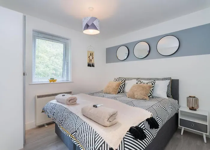 Forest View Apartment- Private Balcony