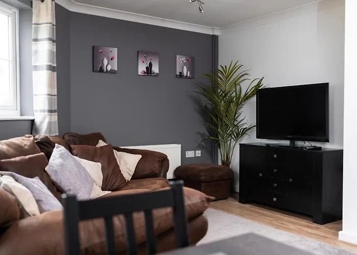 Charming 2Br Ground Floor Flat In Sholing, 11 Mins From City Centre - Recently Set Up With Love