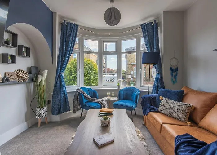 Spacious Southampton House Sanctuary In The City