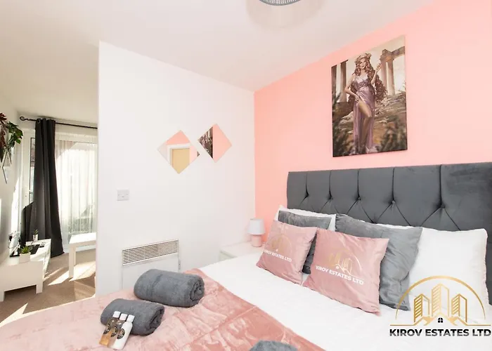 Aphrodite Apartment - The Lust Of Town