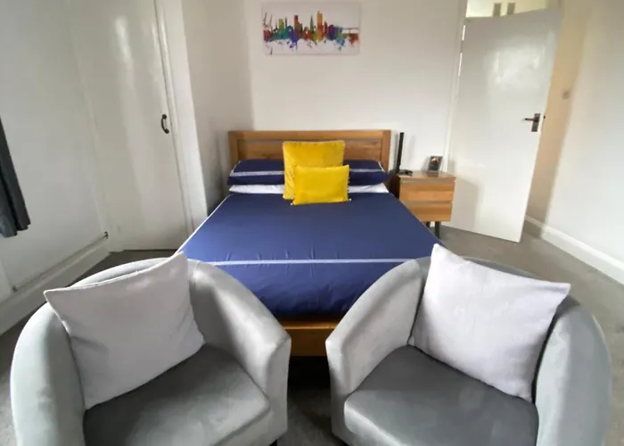 Stylish & Modern Central Studio Apartment Free Parking