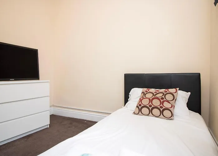 Pebbles Guest House Room 4