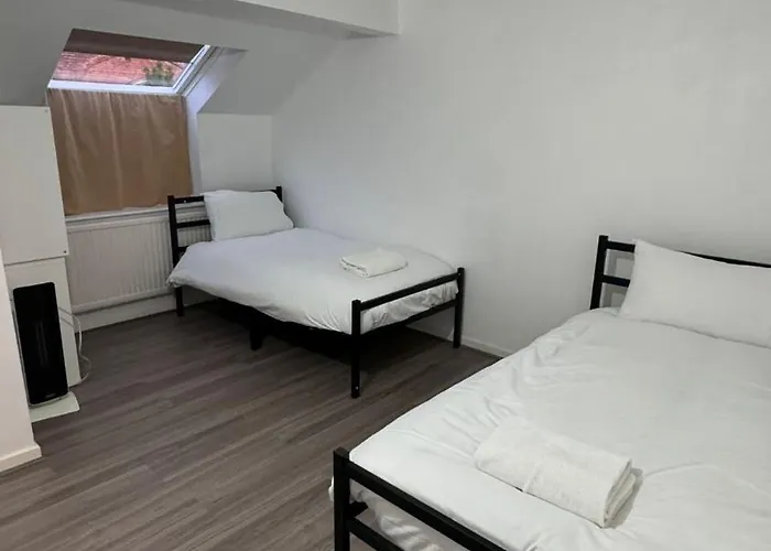 3Br House In City Centre Free Parking Sleeps Up To 5