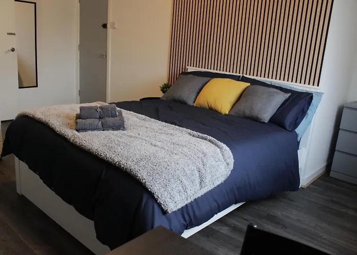 Superb Studio Flats In City Centre