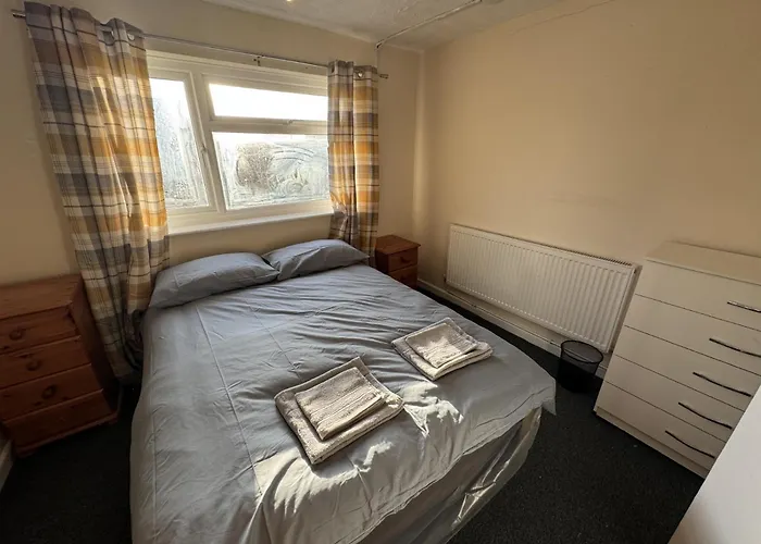 Mayflower Road Room 3