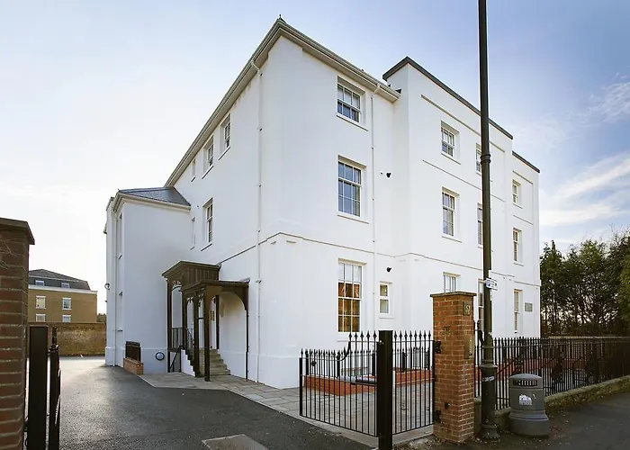 Pembroke House By Esa