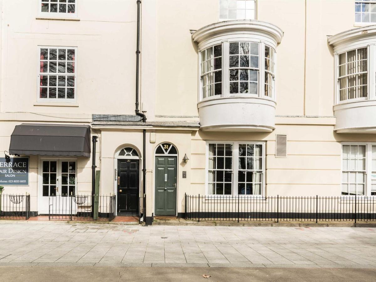 31 Queens Terrace Apartment *