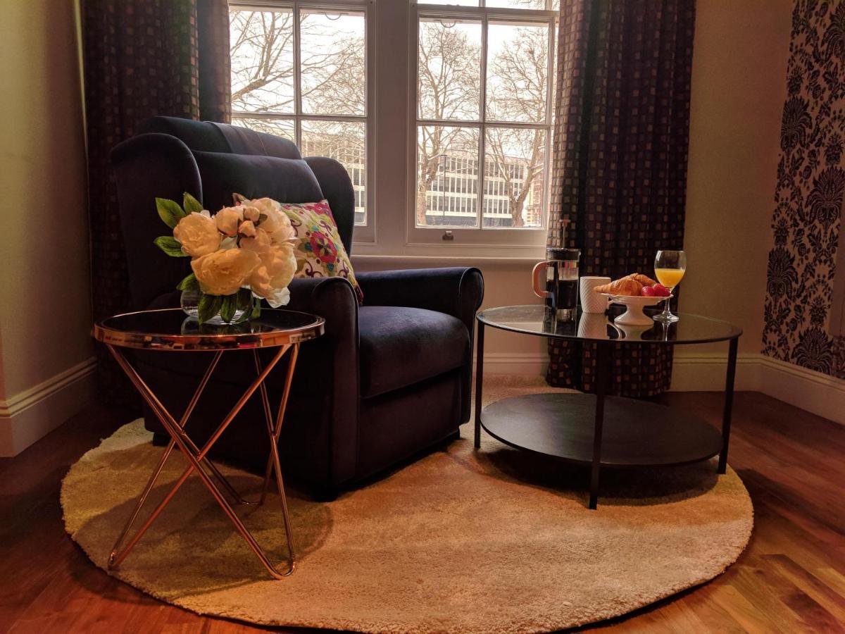 Apartment 31 Queens Terrace *