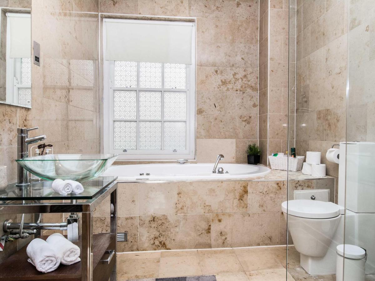 31 Queens Terrace Apartment *