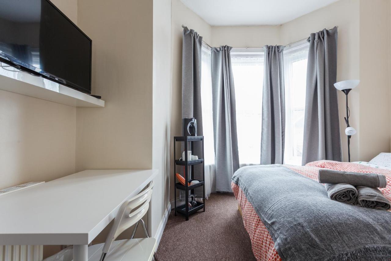 Shirley House: Self-catering Haven Near Casa de hóspedes Southampton