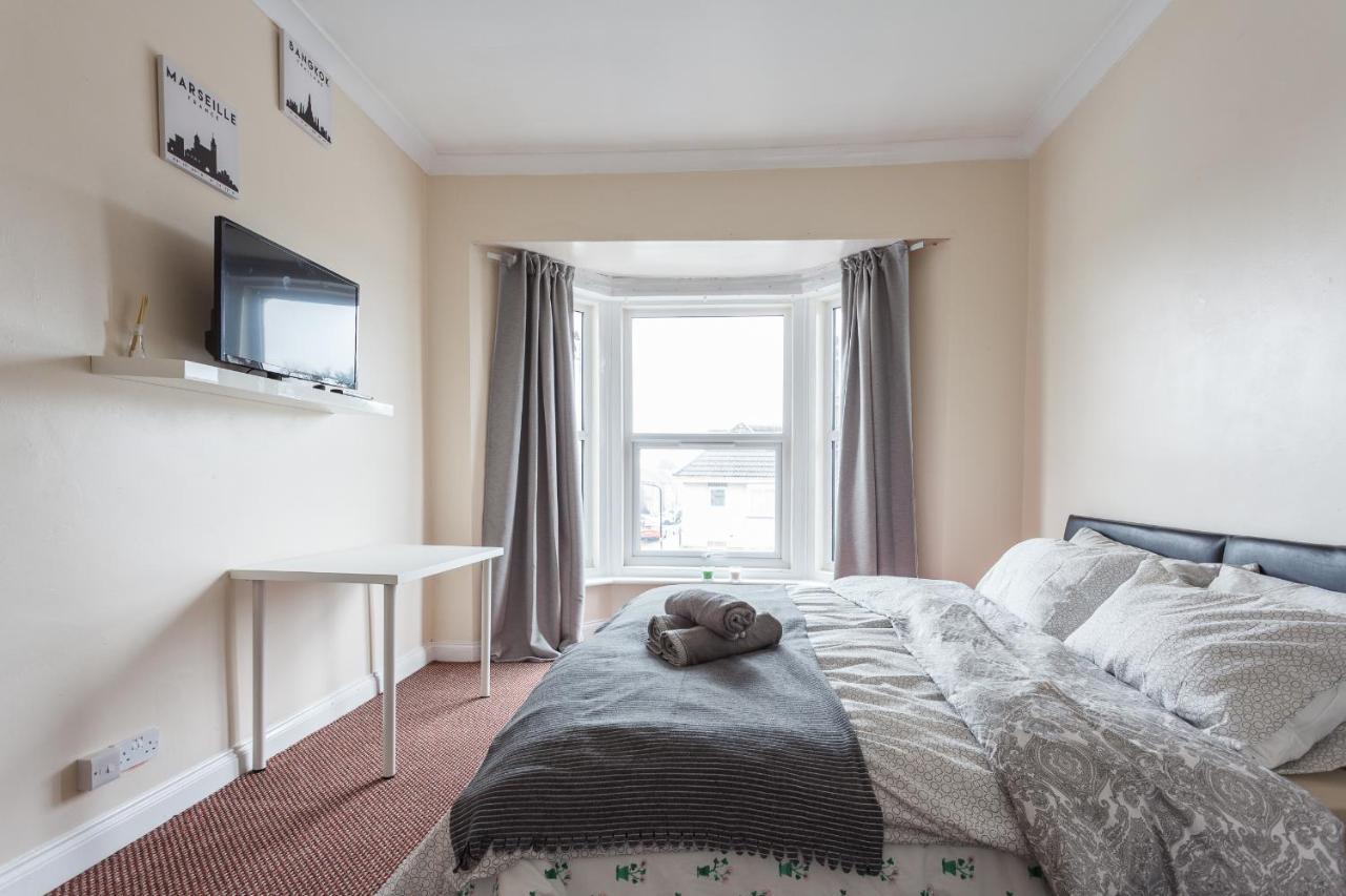 Shirley House: Self-catering Haven Near Casa de hóspedes Southampton