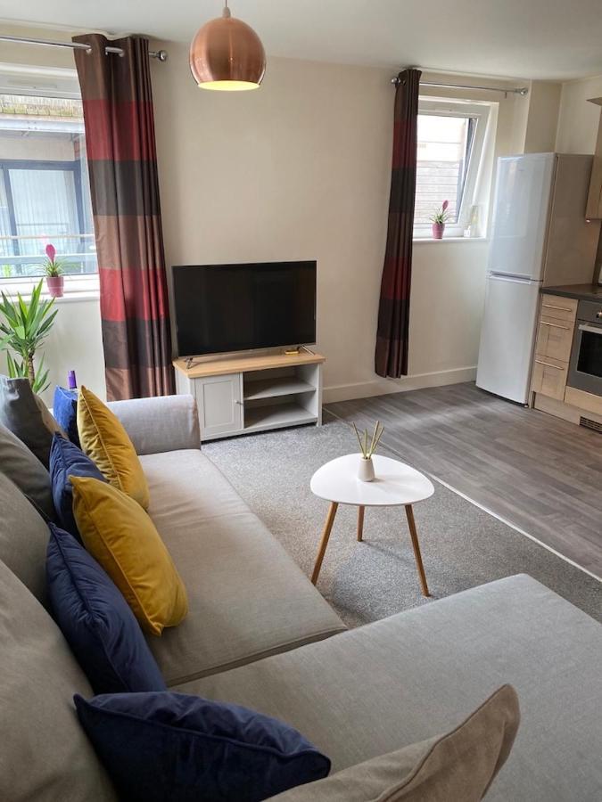 Stylish Two Bed With Secure Parking Apartment Southampton