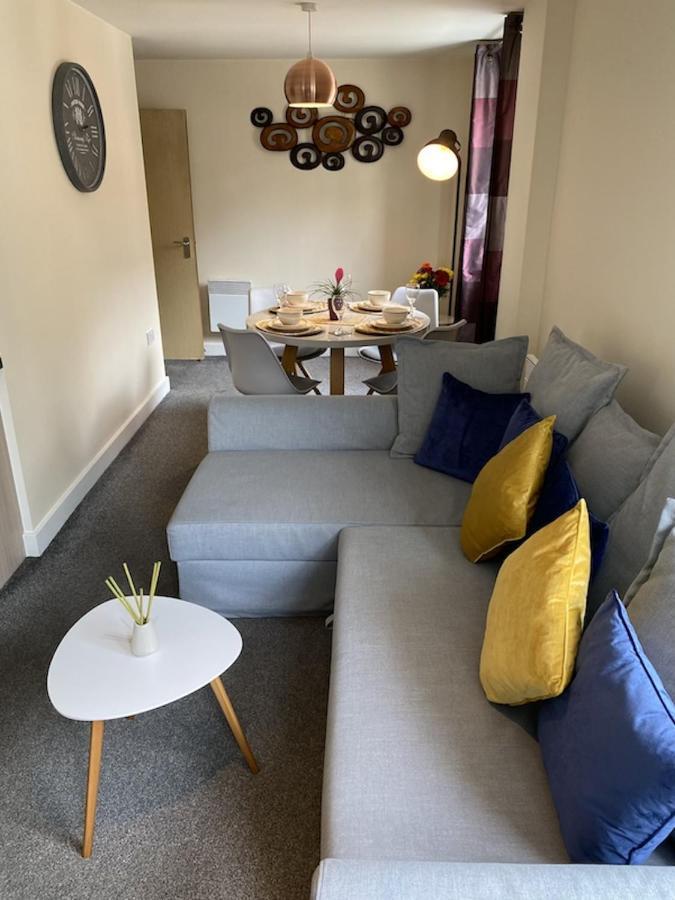 Stylish Two Bed With Secure Parking