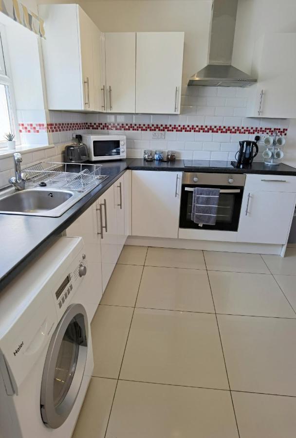 Apartamento Flat 3 Lovely Spacious Available For Guests Parking Wifi