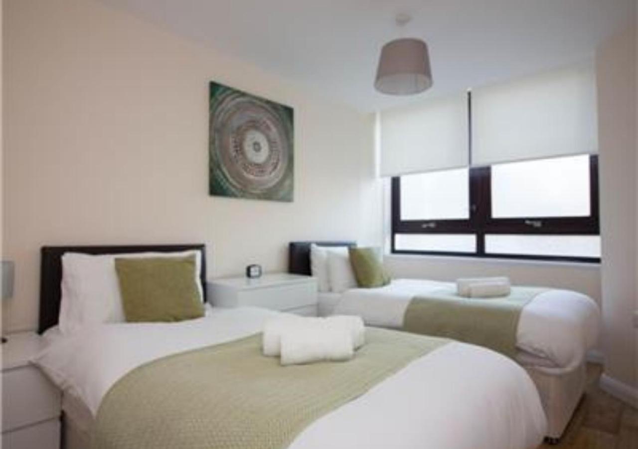 Stayzo Castle Point 6 - Premier Apartment