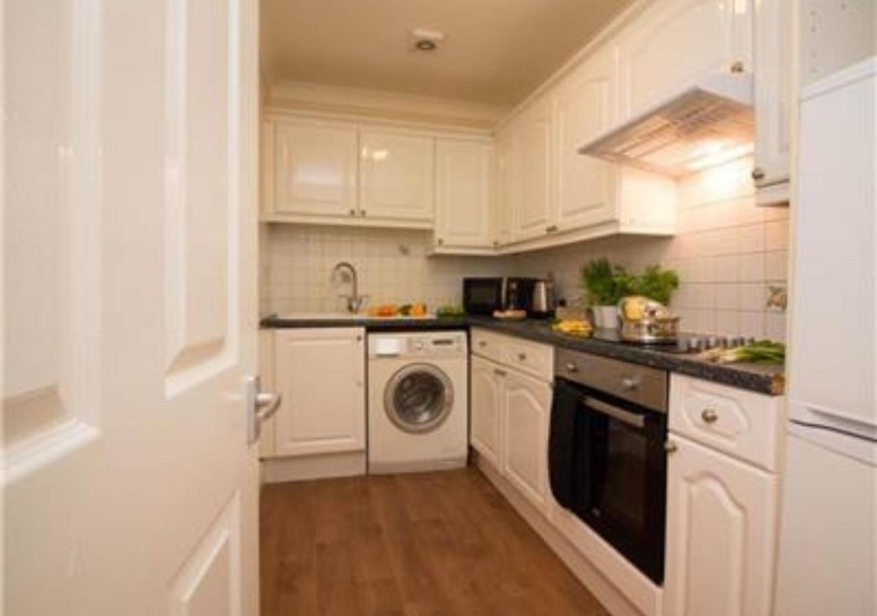 Stayzo Penthouse 2- Premier Apartment Southampton