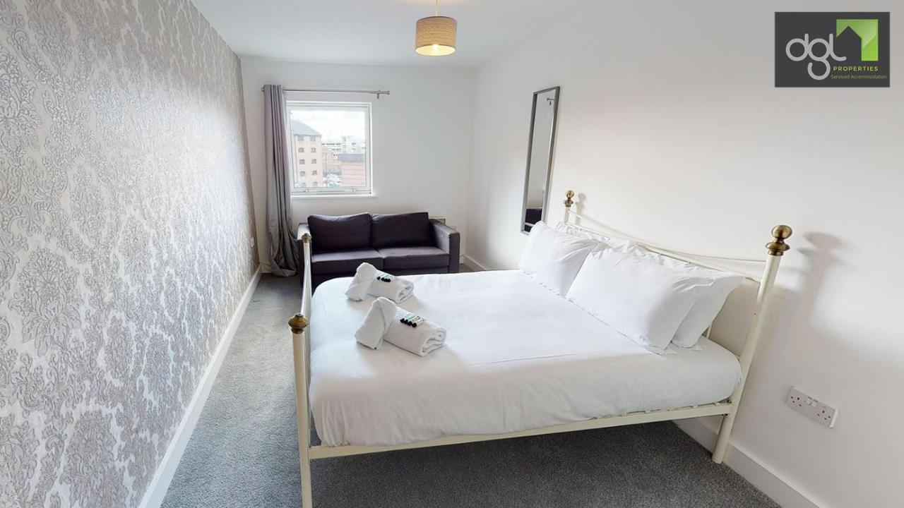 Dgl Properties Serviced 2 Bedroom Ocean Village Southampton
