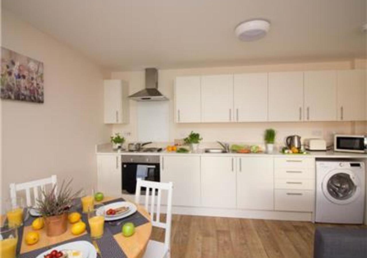 Apartment Stayzo Stylish In 10