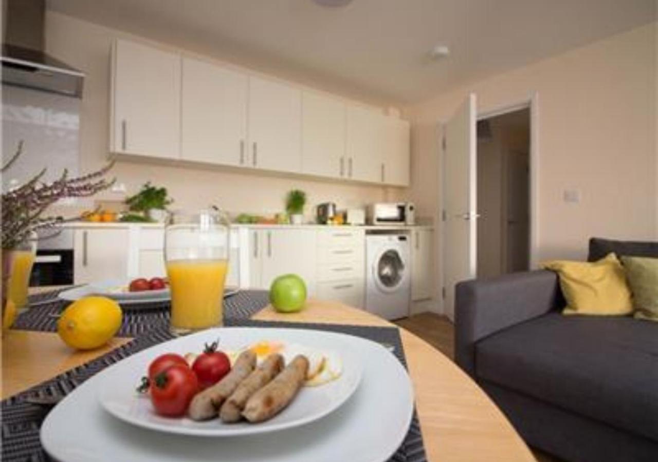 Stayzo Castle Point 6 - Premier Apartment