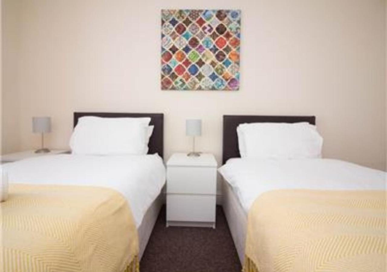 Stayzo Penthouse 2- Premier Apartment Southampton