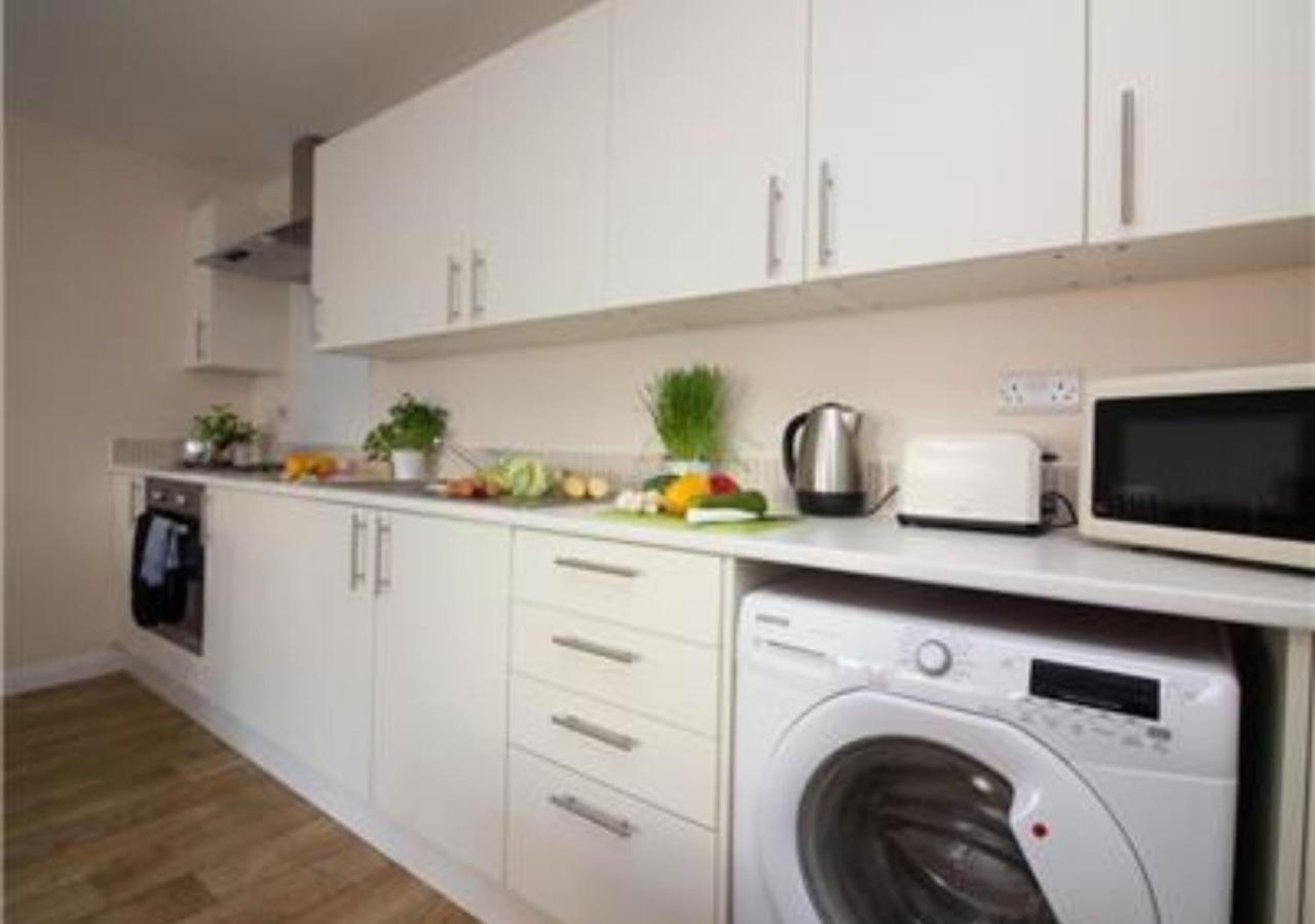 Stayzo Castle Point 6 - Premier Apartment *
