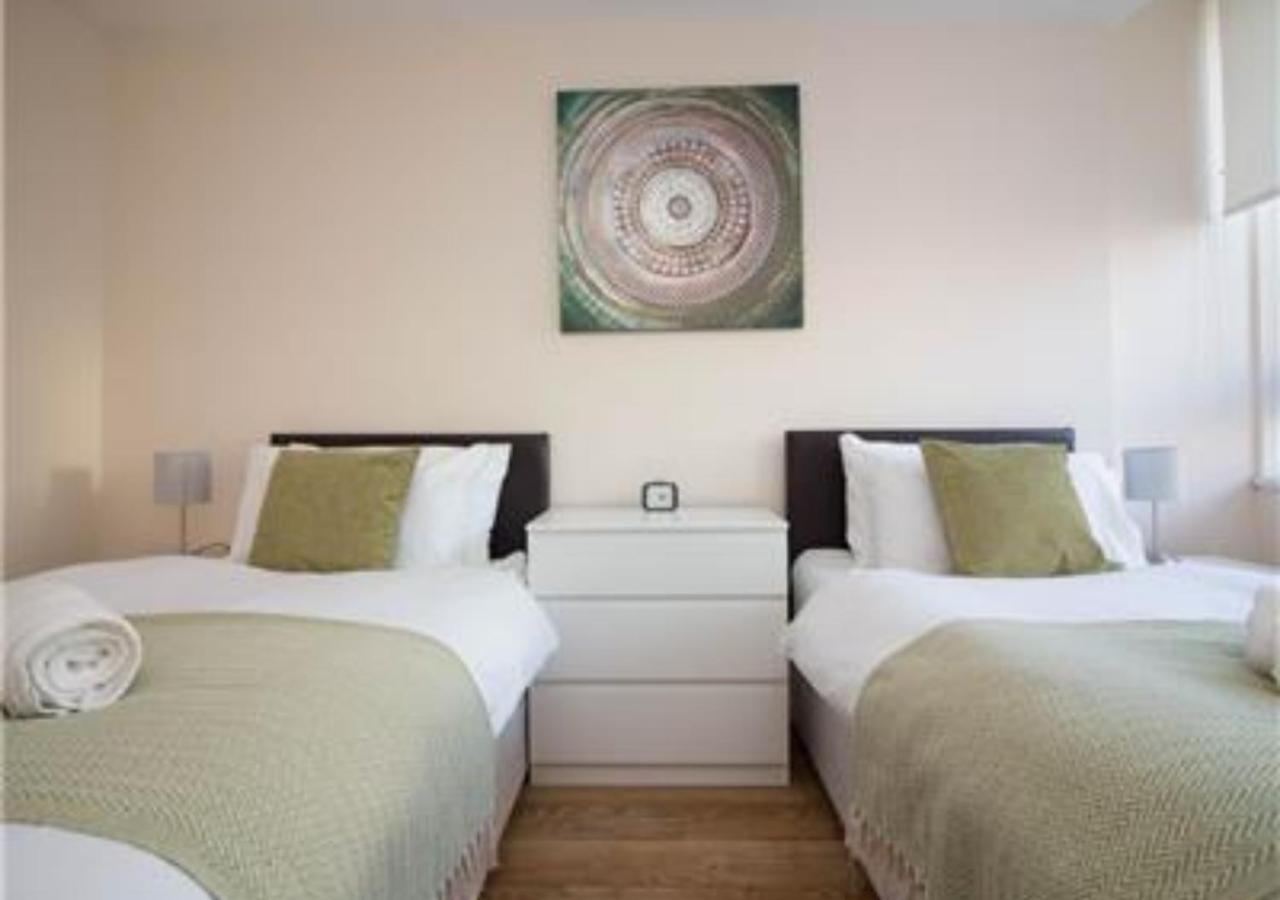Stayzo Castle Point 6 - Premier Southampton