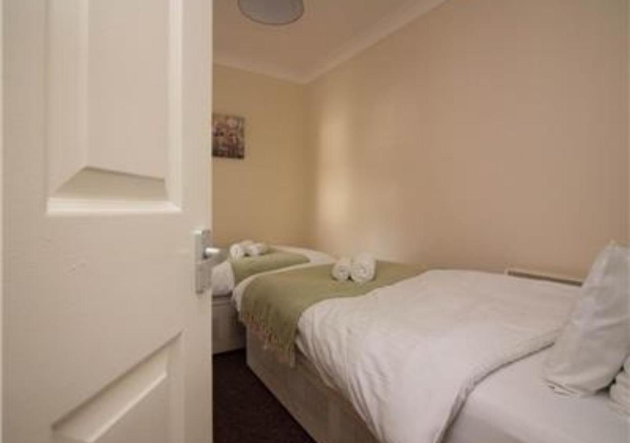 Stayzo Penthouse 2- Premier Southampton