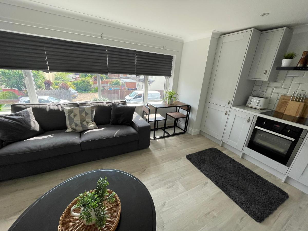 Great For Contractors- Free Parking * Southampton
