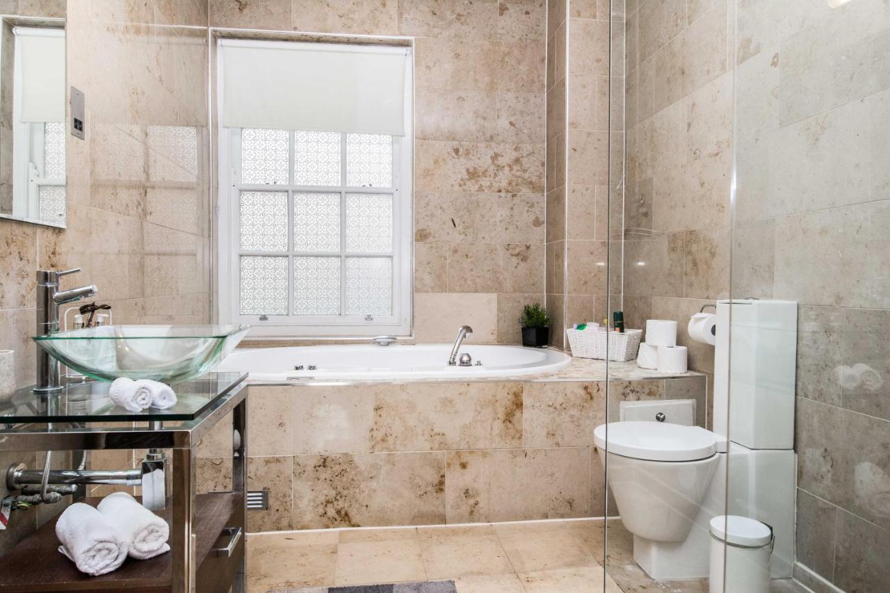 31 Queens Terrace *