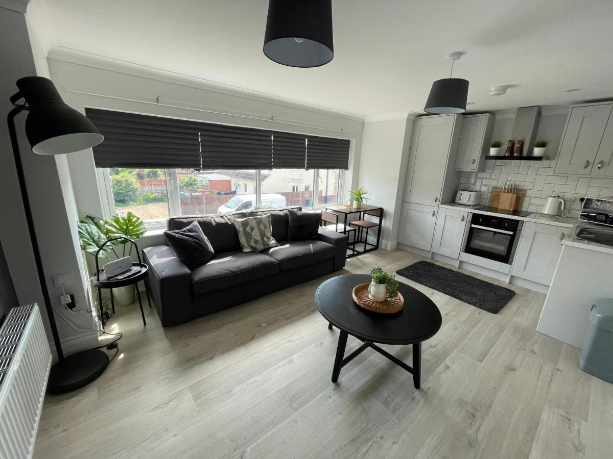 Apartment Great For Contractors- Free Parking Southampton
