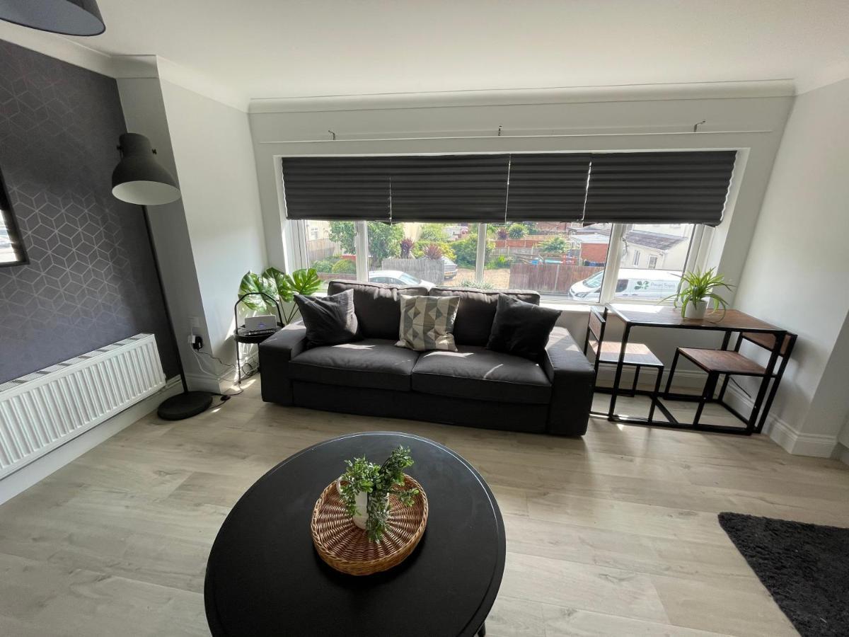 Great For Contractors- Free Parking Apartment *