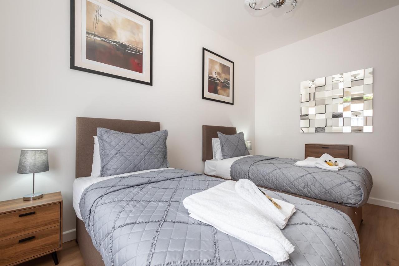 Silver Moon, 2 Bedrooms In Free Parking
